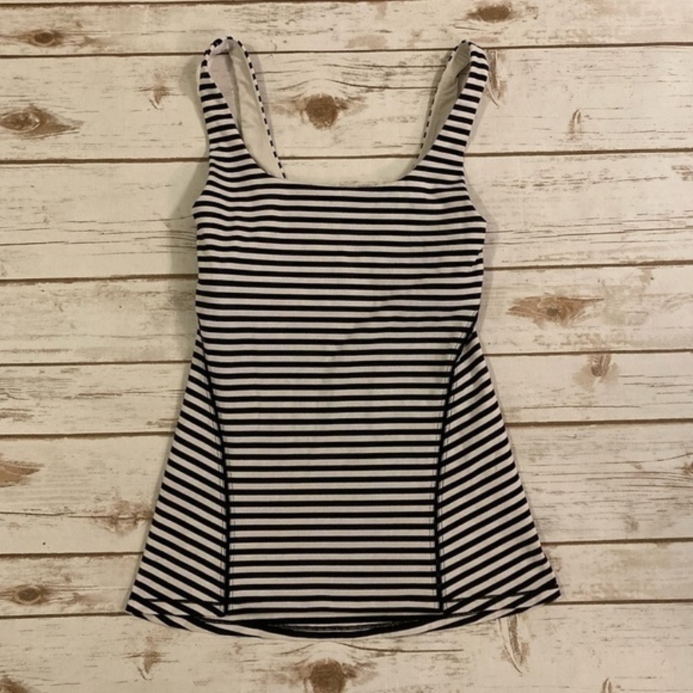 Lululemon Amala Narrow Stripe Black/White Angel Wing Tank Size 4
